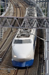六甲トンネルに進入する100系「青白こだま」