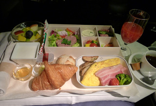 1泊4日、シンガポールの旅 - 日本航空のJAL035便