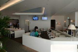 羽田新国際線ターミナルのスカイラウンジ（４階）