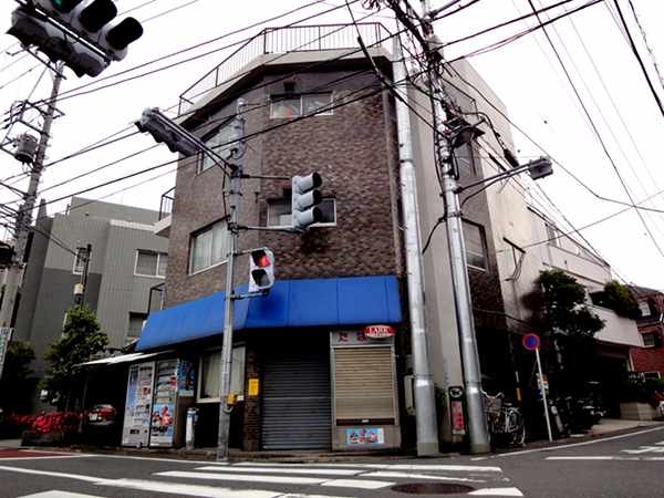 02-m